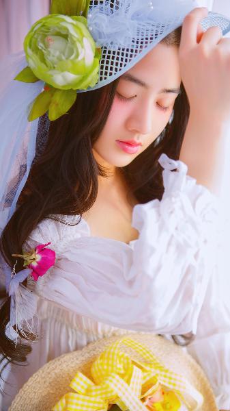 女人下面洞口用手摸有一个疙瘩